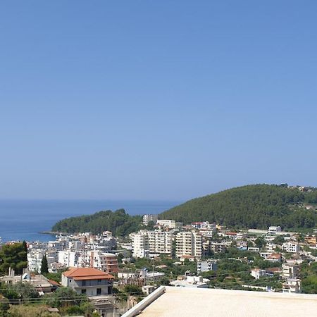 Family Apartments Himara Buitenkant foto